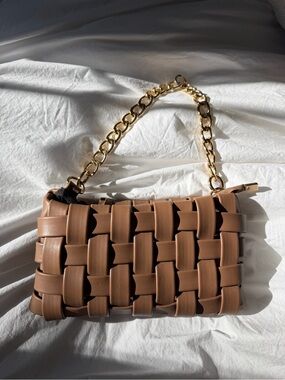 Woven Shoulder Bag with Gold Chain - Tan